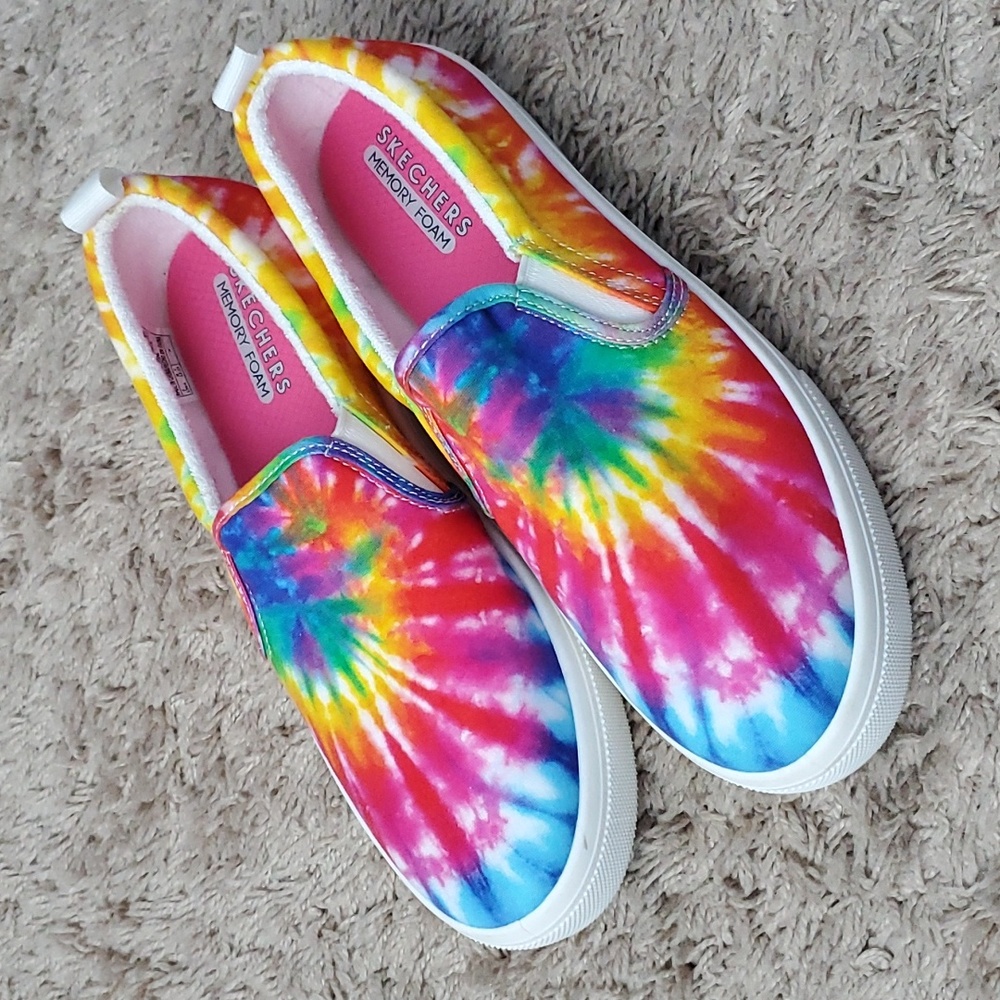 Sketchers tie dye slip on sneakers
